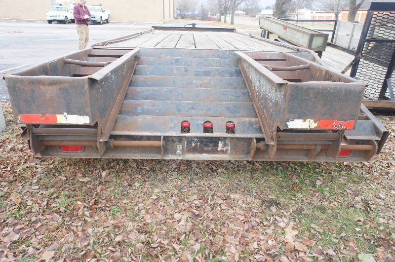 1988 TOWMASTER TRAILER 26,000 LBS GROSS WEIGHT 28' LONG X 8' WIDE