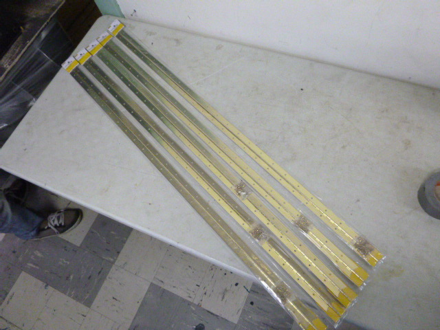 lot 513 image: 5 Metal Shop Continuous Hinges