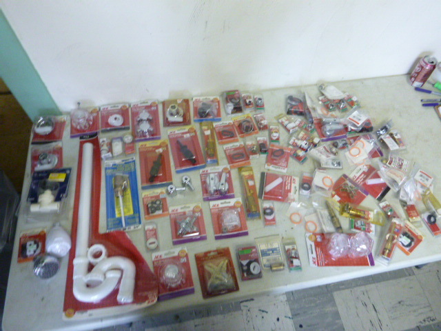 lot 553 image: Miscellaneous Plumbing Items