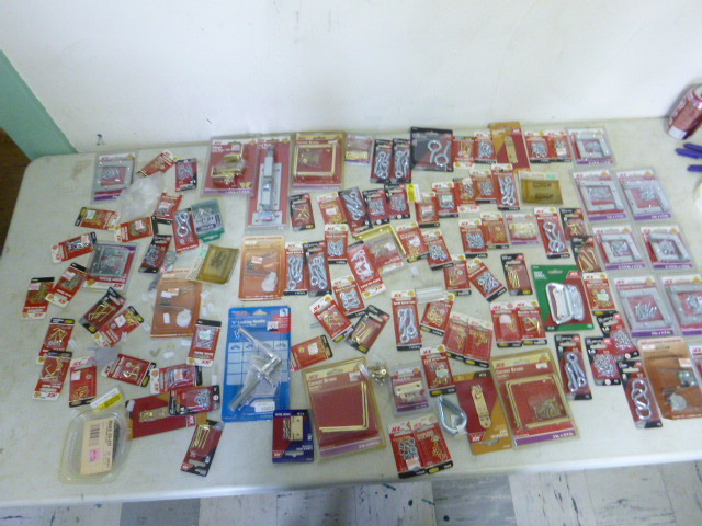 lot 558 image: Miscellaneous Hardware