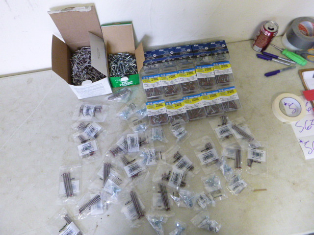 lot 564 image: Miscellaneous Hardware