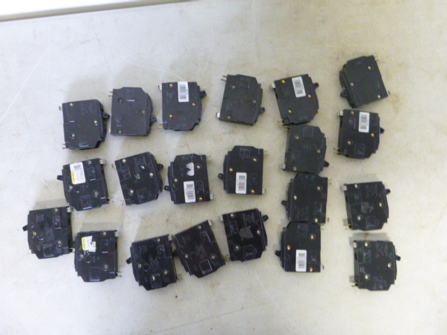 lot 569 image: Miscellaneous Breakers