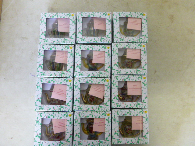 lot 571 image: 12 Christmas Ornaments