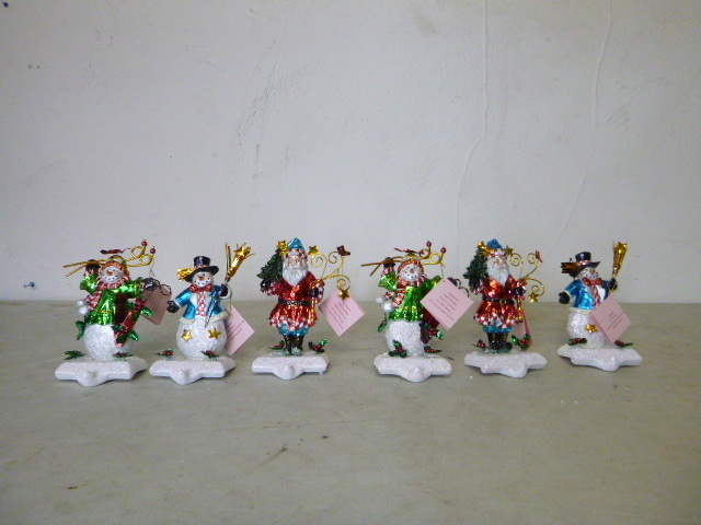 lot 575 image: 6 Christmas Dcor Items
