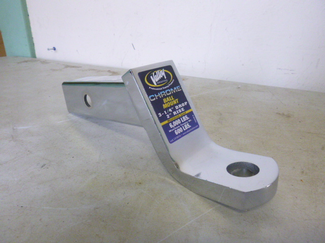 lot 12 image: Valley Chrome Ball Mount