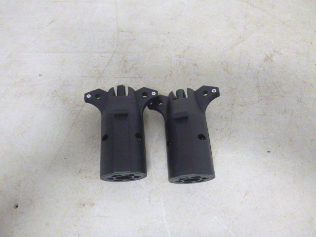 lot 59 image: Two 7 Pin to 4 Pin Conversion Plugs