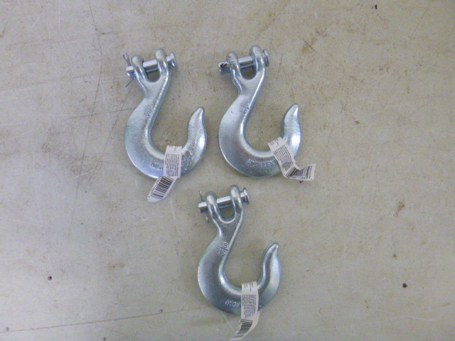 lot 74 image: 3 Clevis Slip Hooks