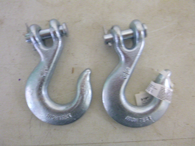 lot 75 image: 2 Clevis Slip Hooks