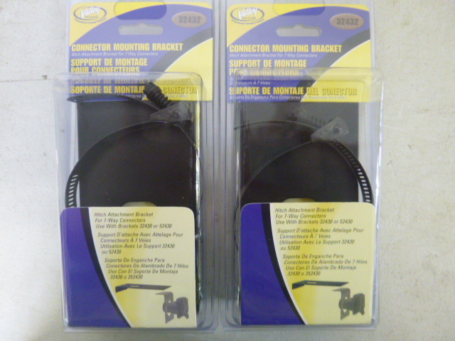 lot 82 image: 2 Valley Connector Mounting Bracket for 7 Way Connectors