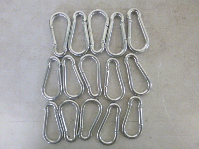 lot 94 image: 15 Clip Hooks
