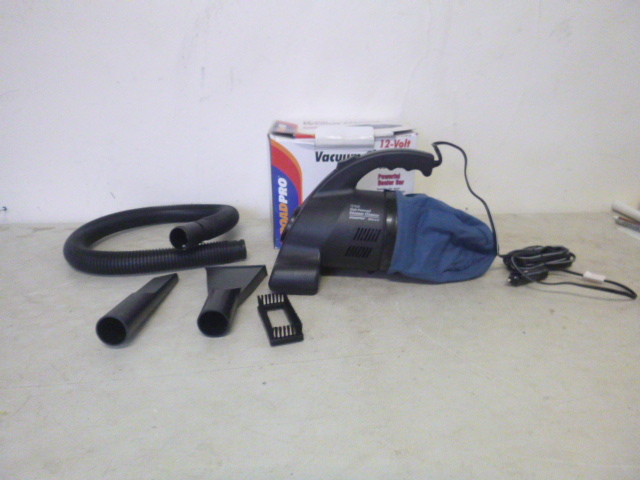 lot 115 image: Road Pro Vacuum Cleaner with Beater Bar