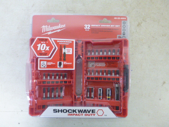 lot 169 image: Milwaukee 32 Piece Impact Driver Bit Set