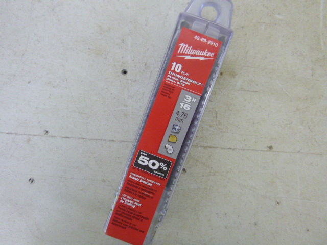 lot 173 image: 10 Milwaukee Thunderbolt Black Oxide Drill Bits