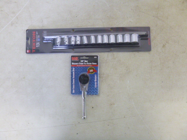 lot 182 image: Ratchet with Swivel Head and SAE Sockets