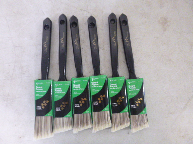 lot 206 image: 6 Five Star Paint Brushes