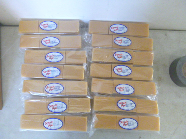 lot 290 image: 14 Packs of Sponge Brushes