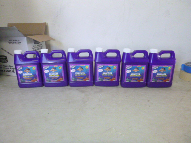 lot 318 image: 6 Bottles of Piranha Wallpaper and  Paste Remover