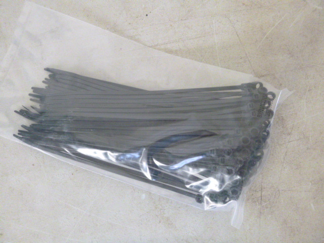 lot 394 image: 100 Cable Ties