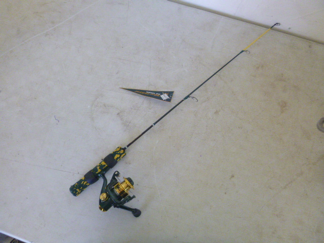 lot 400 image: Northstar Ice Fishing Combo
