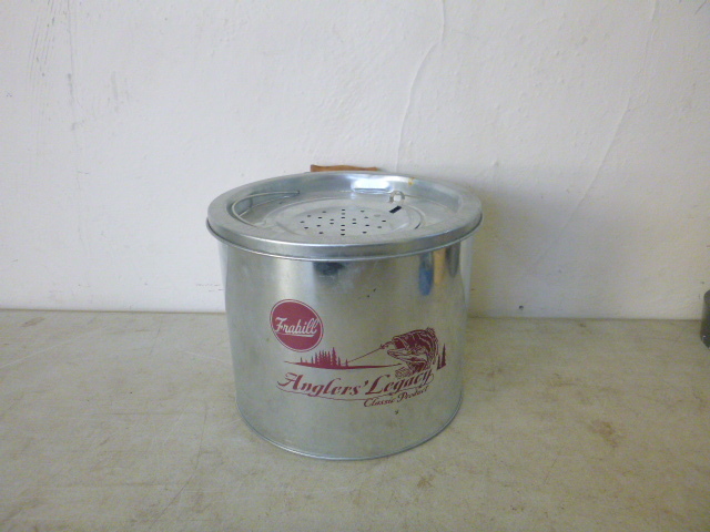 lot 413 image: Frabill Metal Bait Bucket