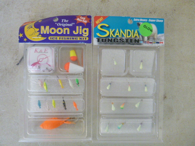lot 423 image: 2 Ice Fishing Kits