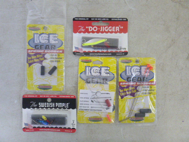 lot 439 image: Miscellaneous Ice Fishing Items