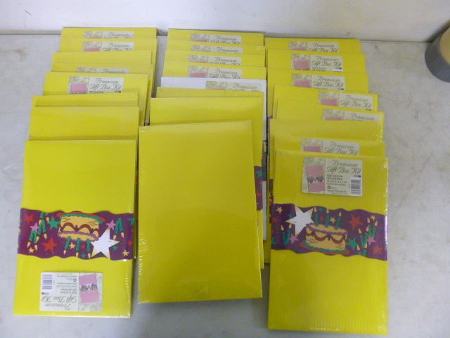 lot 480 image: 24 Gift Boxes