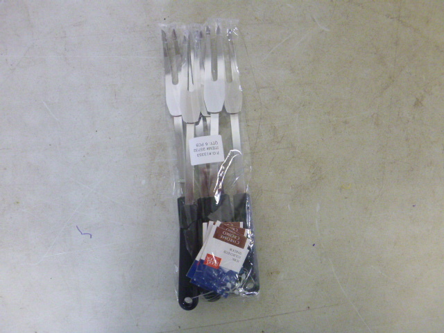 lot 486 image: 6 Good Cook Forks