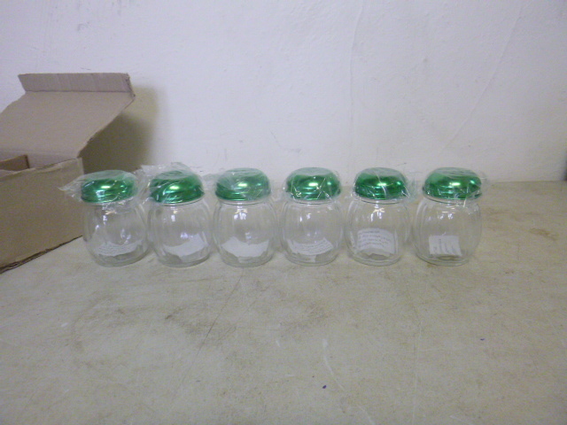 lot 490 image: 6 Shakers