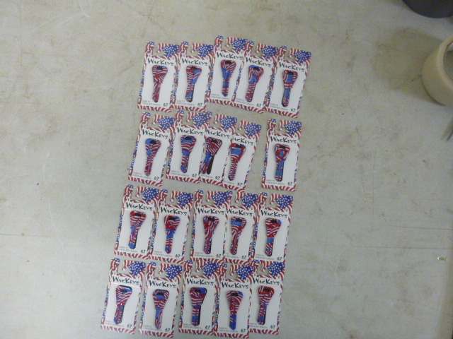 lot 493 image: 20 Wackey Keys