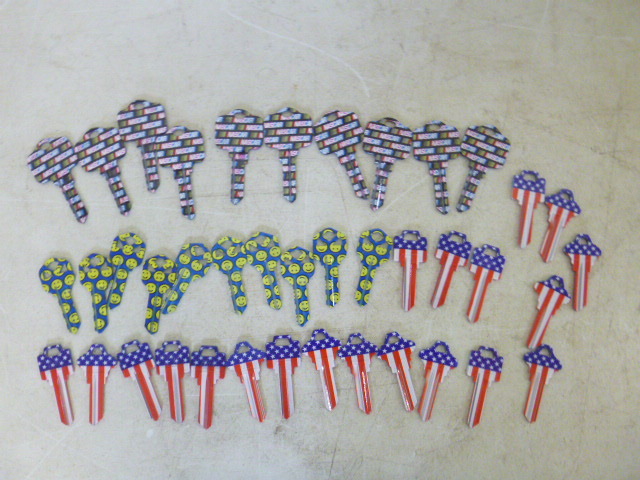 lot 498 image: 40 Miscellaneous Keys