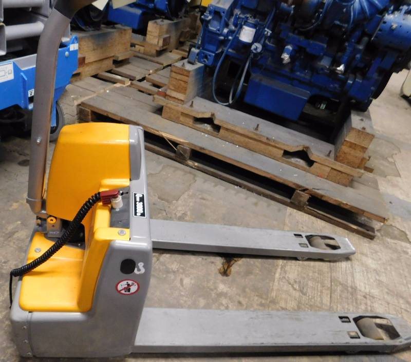 2003 3000lb Multiton Pallet Jack