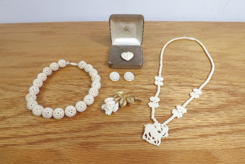 lot 4 image: Lot of High End Vintage Carved IvoryBone Jewelry