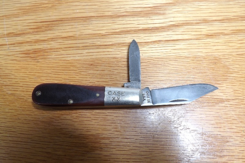 lot 7 image: Vintage Case XX 62009 12 Barlow Red Bone Pocket Knife