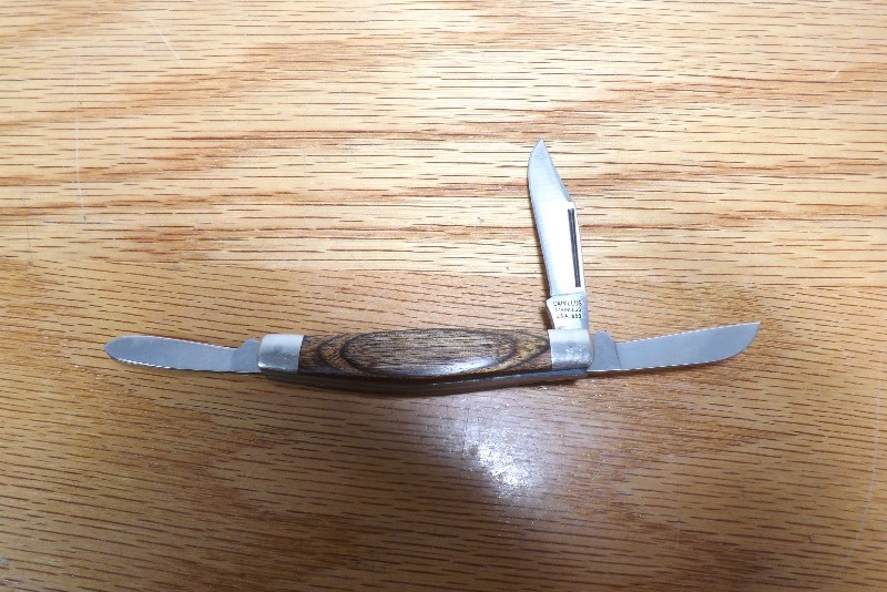 lot 9 image: MINT NEW Vintage Camillus 883 Pocket Knife