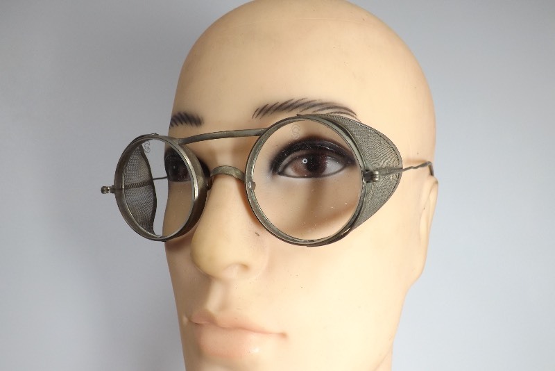 lot 11 image: Vintage Metal Kings Safety Steampunk Googles