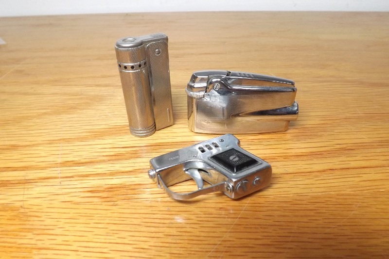 lot 25 image: Lot of 3 Vintage Collectible Lighters