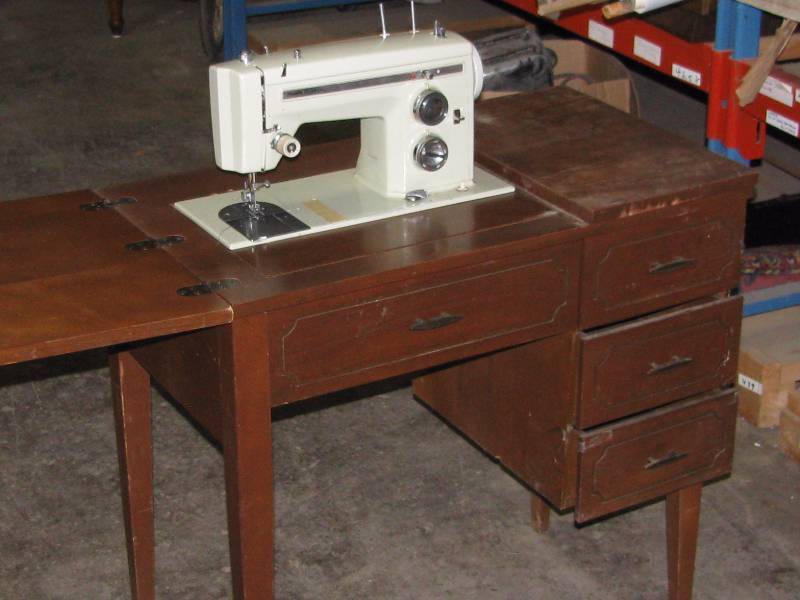 Sewing Machine with Cabinet