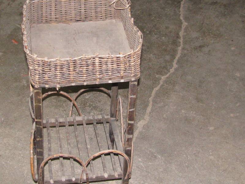 Wicker Plant Stand