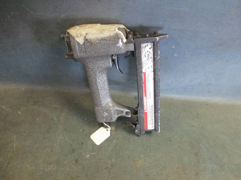 Pneumatic Finishing Nailer