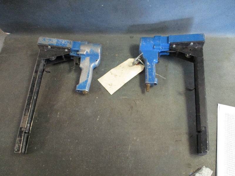 Pneumatic BoxCarton Stapler