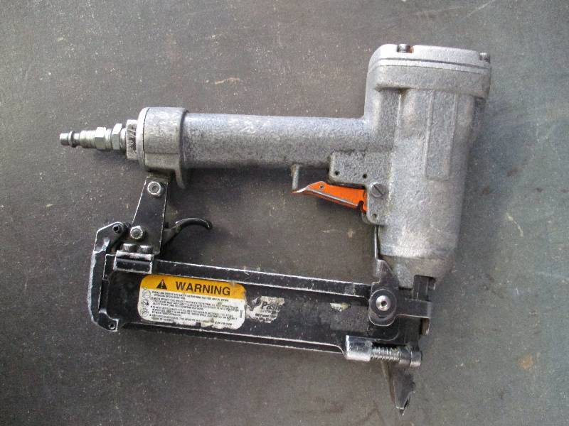 Pneumatic Finishing Nailer