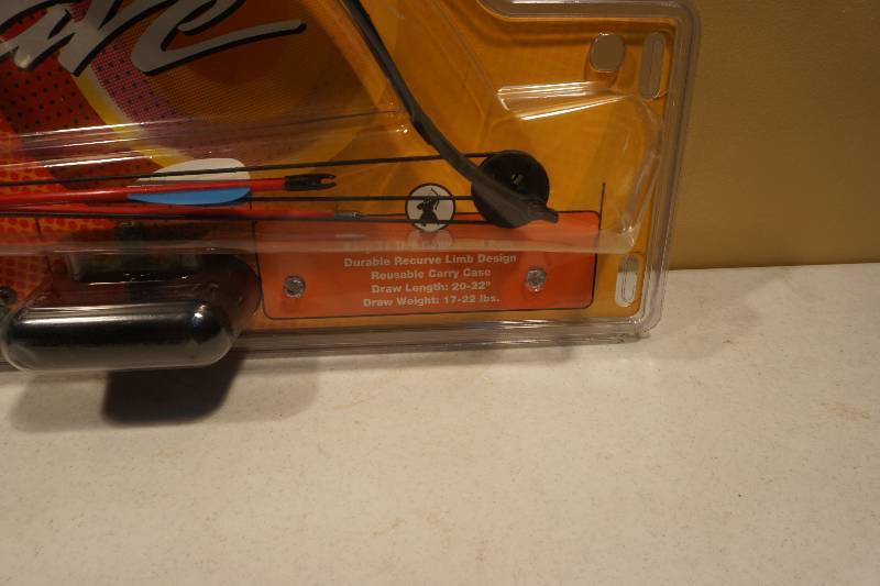 lot 22 image: Fred Bear Brave Compound Bow Kit