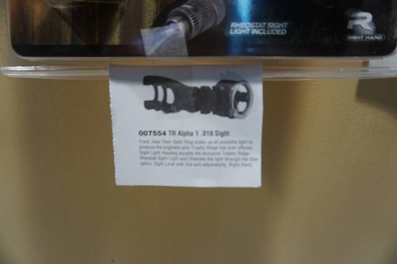 lot 45 image: Trophy Ridge Alpha 1 Single Vertical Pin Compound Bow Sight
