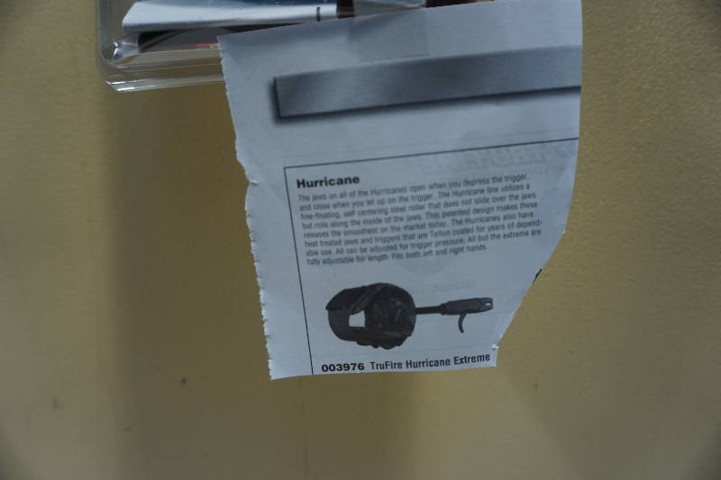 lot 107 image: Tru Force Model HC-EX Compound Bow Hurricane Extreme Buckle Web Arrow Release