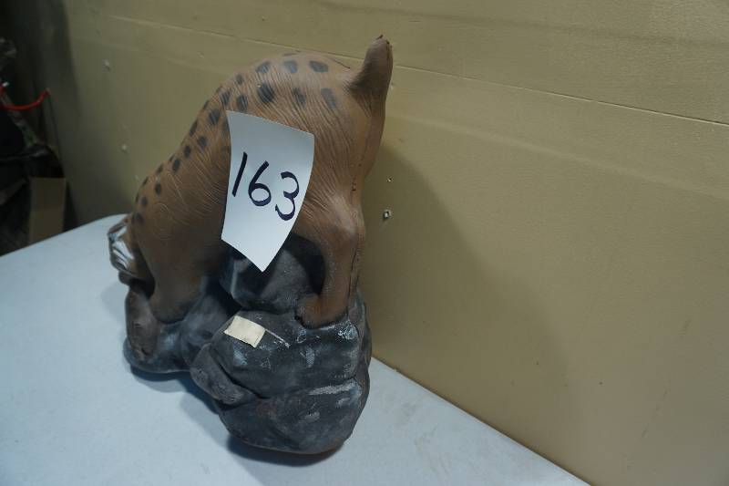 lot 163 image: McKenzie Brand Bobcat Archery Target