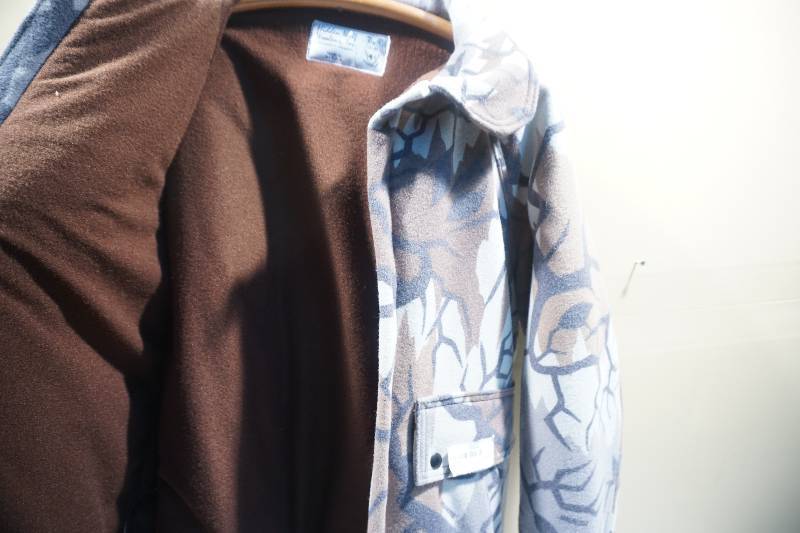 lot 165 image: Hidden Wolf Woolens Inc 100% Virgin Wool Camo Hunting Jacket