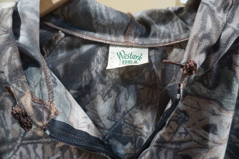 lot 171 image: Westark USA Light Weight Camo Design Zippered Hoody