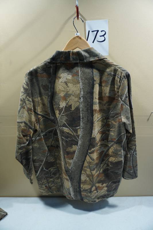 lot 173 image: Clarkfield Outdoors Light Weight Camo Zippered Jacket