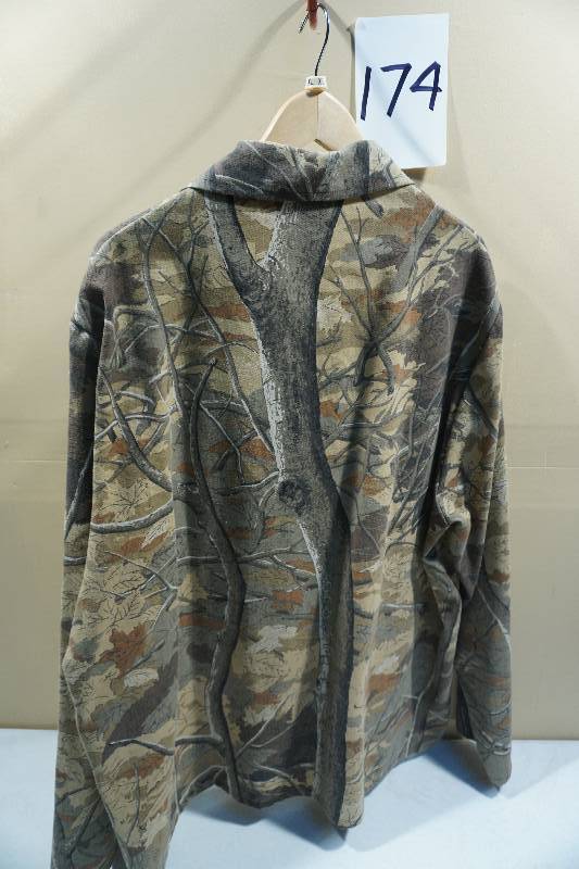 lot 174 image: Clarkfield Outdoors Light Weight Camo Zippered Jacket